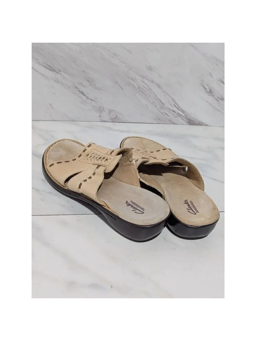 Clarks women tan